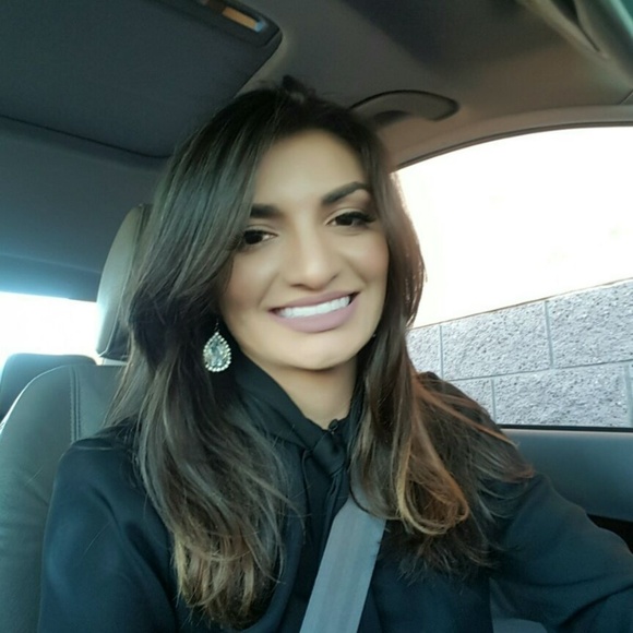 Meet your Posher, Ana - Picture 4 of 4